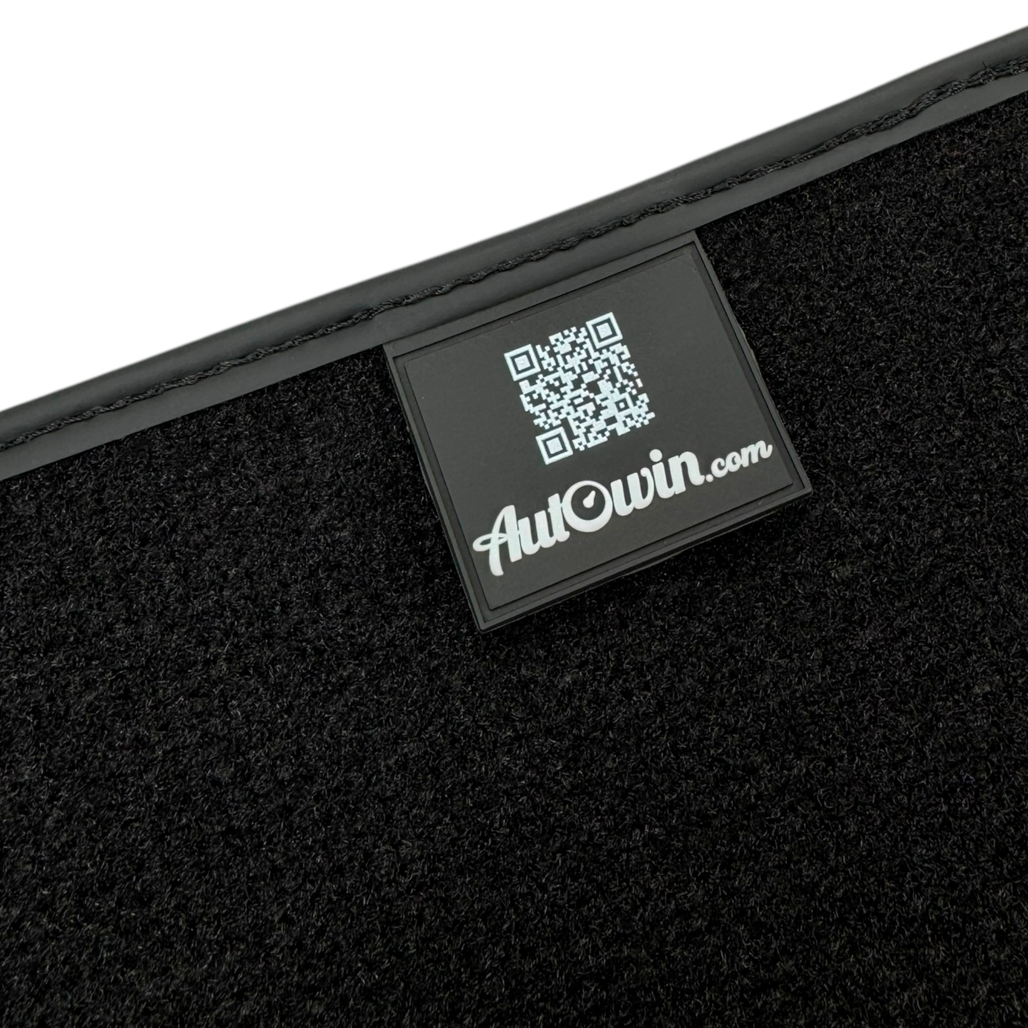 Black Floor Mats for Jeep Cherokee XJ (1984-2001) with Leather | AutoWin - AutoWin